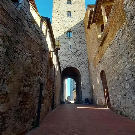 Casa Nella Corte Nel Centro Di Con Balcone Panoramico Wifi E Garage Auto Privato Lejlighed *