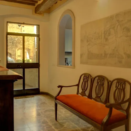 Daire Casa Nella Corte Nel Centro Di Con Balcone Panoramico Wifi E Garage Auto Privato *