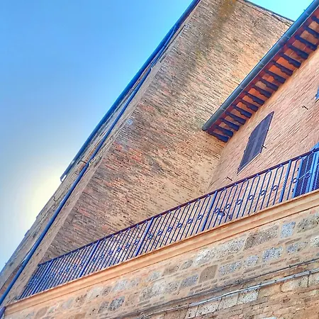 Lejlighed Casa Nella Corte Nel Centro Di Con Balcone Panoramico Wifi E Garage Auto Privato San Gimignano