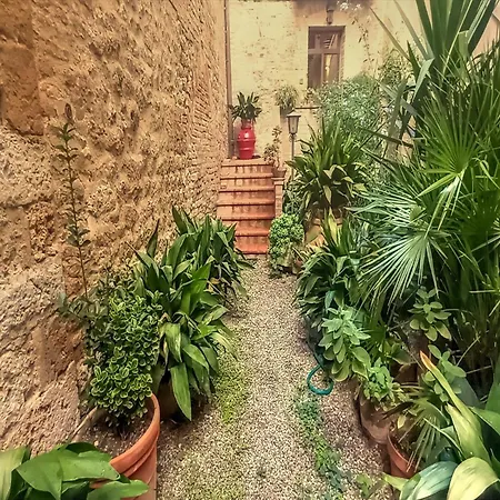 Casa Nella Corte Nel Centro Di Con Balcone Panoramico Wifi E Garage Auto Privato Lejlighed